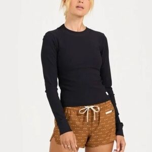 Vuori Long Sleeve Mudra Fitted Tee Shirt in Black Size Small